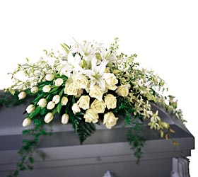 tabut �st� �elenk cenazeye cenaze �i�e�i �i�ek yollama sitemizden 