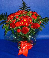 �i�ek�i firmam�zdan  Kar���k k�r �i�ekleri ve g�l demeti