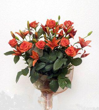 kocaeline �i�ek g�nderimi  1 dal lilyum ve 7 adet g�l buketi