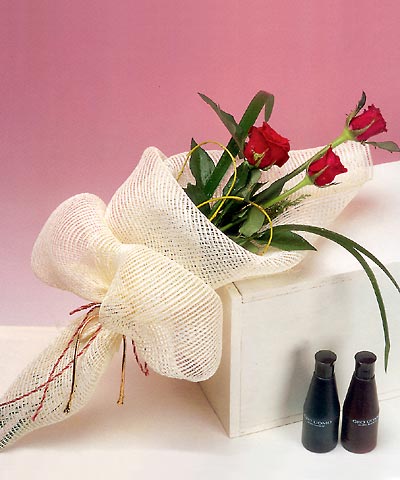 �zmit �ehrine �i�ek yolla 3 adet k�rm�z� g�lden buket �i�e�i