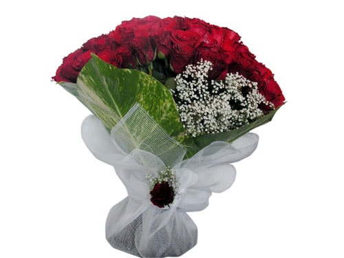 17 adet k�rm�z� g�lden olu�mu� buket �zmit �ehrine �i�ek yolla 